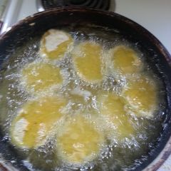 A picture of Fried green tomatoes.