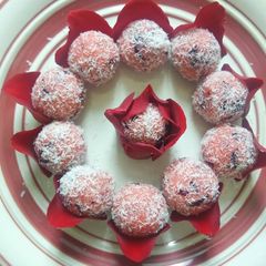 A picture of Rose-Coconut Ladoo.