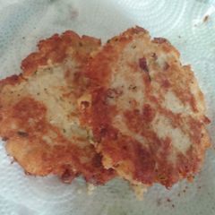 A picture of Fried Potato pattys.