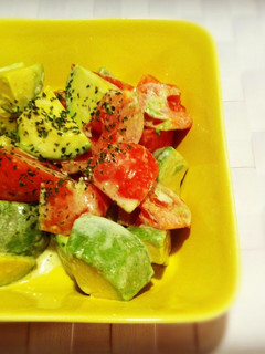 A picture of Avocado and Tomato Salad with Sweet Chili Mayonnaise Dressing.
