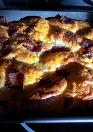 A picture of Easy Family Sized Bacon & Egg Breakfast.