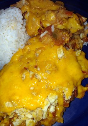 A picture of salsa chicken.