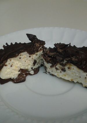 A picture of Greek Cheese Cakes.