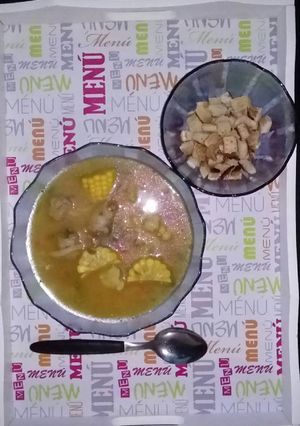 Una foto de Mini sopa de zapallo y pollo