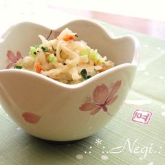 A picture of Sautèed and Stewed Kiriboshi Daikon and Sakura Shrimp.