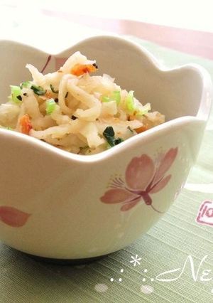 A picture of Sautèed and Stewed Kiriboshi Daikon and Sakura Shrimp.
