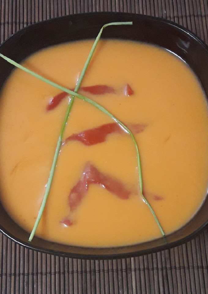 Una foto de Salmorejo de pimientos del piquillo