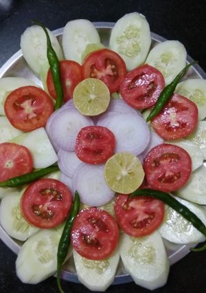 सलाद (salad recipe in hindi) रेसिपी मुख्य फोटो