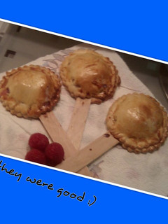 A picture of 'V' Raspberry Apple Pie Pops.
