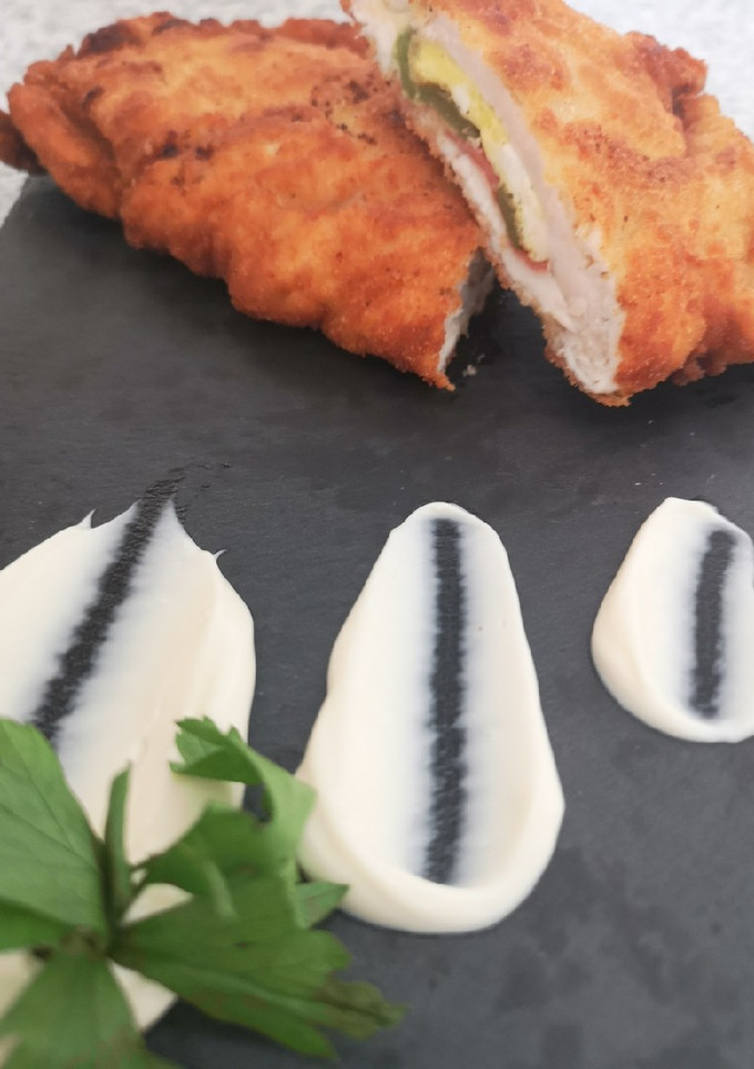 Una foto de Cachopo andaluz, nuestro serranito