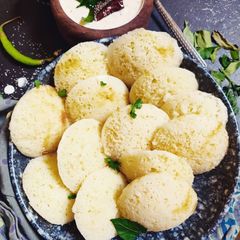 Instant Rava idli with Coconut chutney A picture of Instant Rava idli with Coconut chutney.