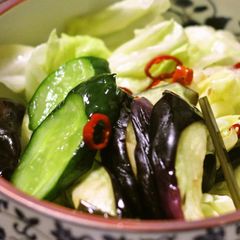 A picture of Lightly Pickled Vegetables.
