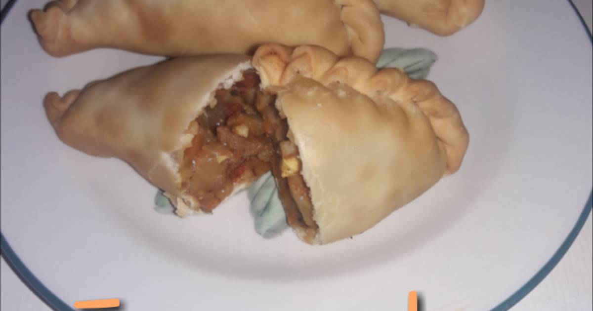 Empanadas De Carne Cortada A Cuchillo Saltenas