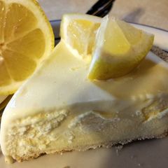 A picture of Lemonade Pie.