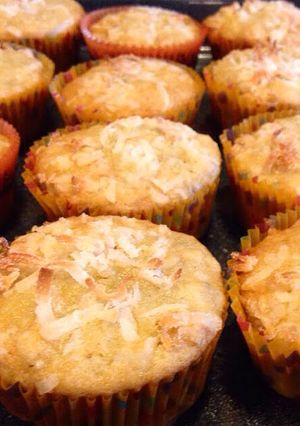 A picture of Banana Coconut Crunch Cupcakes.