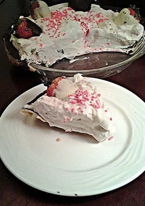 A picture of Strawberry Ripple Cream Pie.