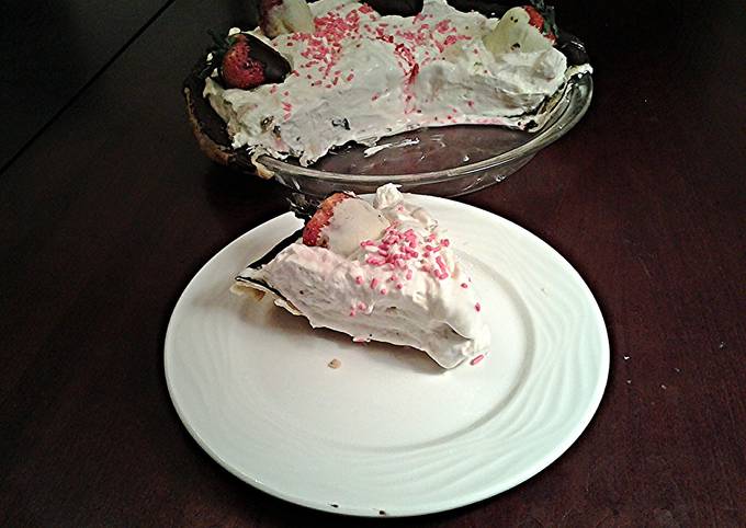 Strawberry Ripple Cream Pie