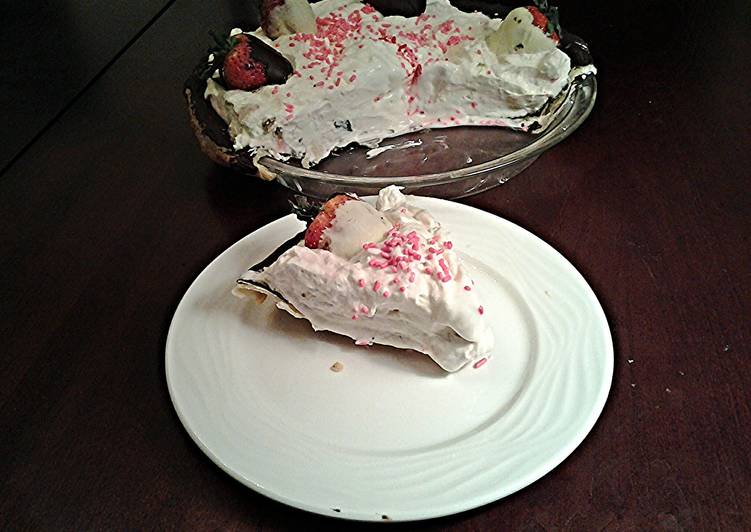 Simple Way to Prepare Favorite Strawberry Ripple Cream Pie