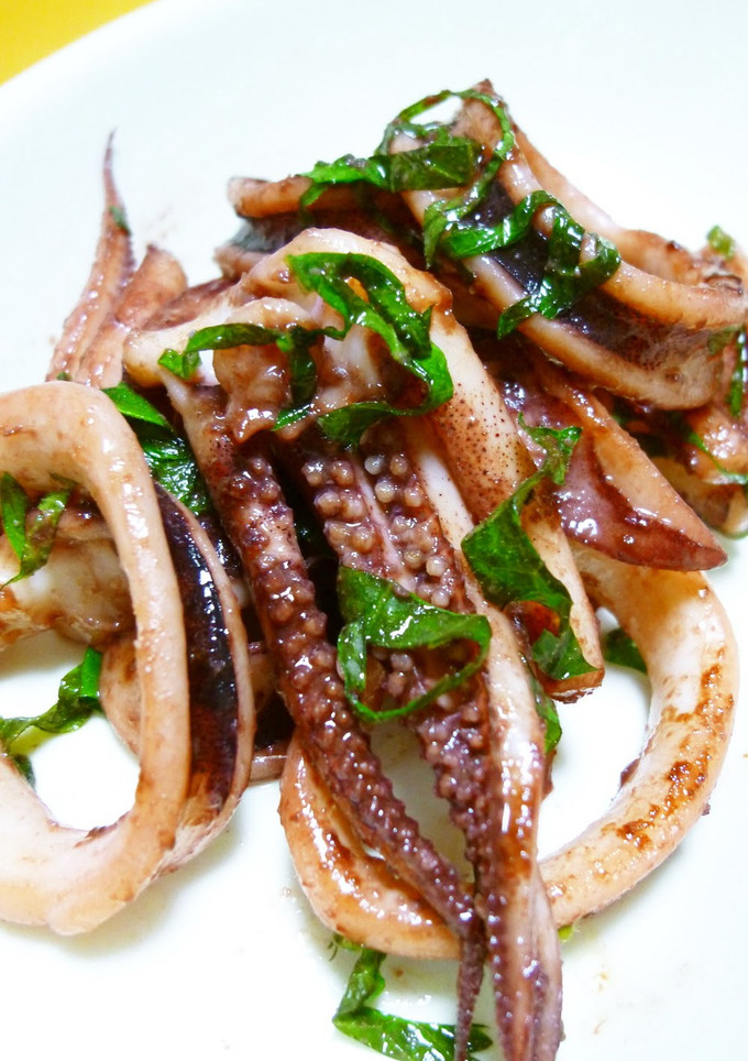 A picture of Grilled Squid With Garlic Butter and Soy Sauce.