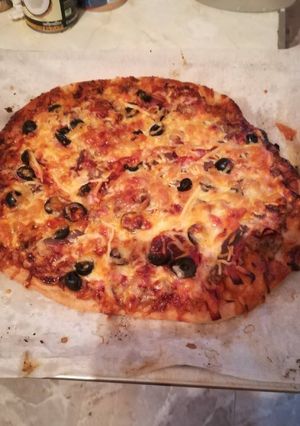Foto principal de Pizza de atún y lomo adobado en la panificadora