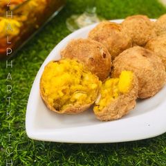 A picture of Crispy meaty yam balls.