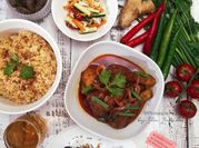 Gambar ayam masak merah guna cili merah