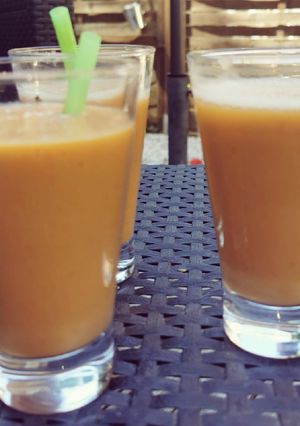 Une photo de Petit cocktail de fruit avec une touche de rhum 🍹