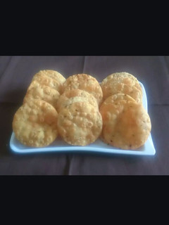 જીરા પૂરી (Jeera Poori Recipe In Gujarati) રેસીપી મુખ્ય ફોટો