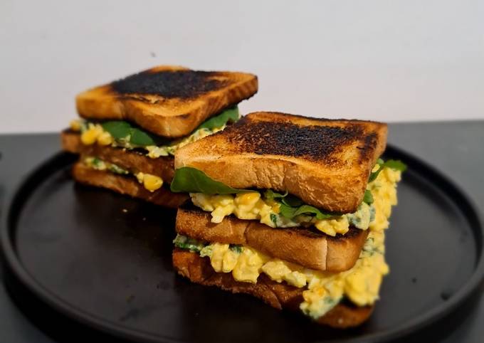 Sándwich Huevo y Rúcula 🥪