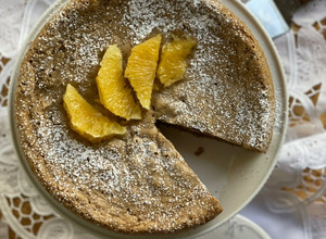 Una foto de Karithopita - Pastel griego de nuez y aceite de oliva sin gluten y sin azúcar