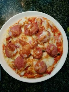 Hình của món Pizza Xúc xích (nồi chiên không dầu).