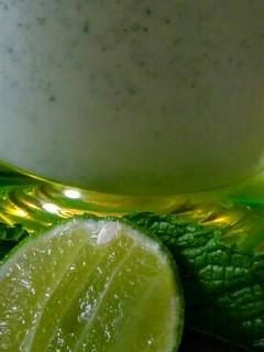 Una foto de LIMONADA De Yogurt y Hierbabuena...!