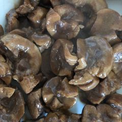 Ox (Beef) Kidney in Gravy A picture of Ox (Beef) Kidney in Gravy.