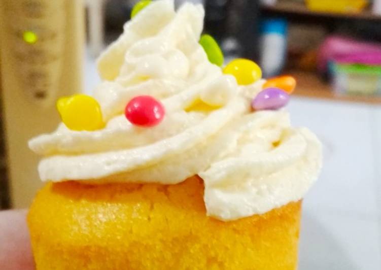 Langkah Membuat Pumpkin Cupcake with Cream Cheese Frosting Anti Gagal