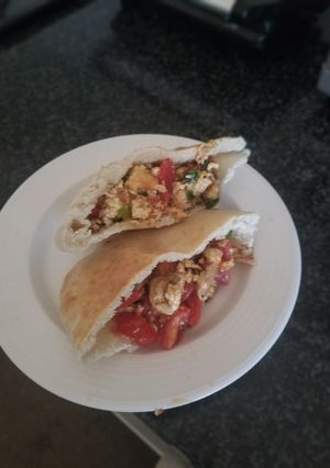 A picture of Chicken Pita.