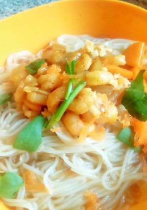 A picture of Vietnamese Simple Prawn Pho.