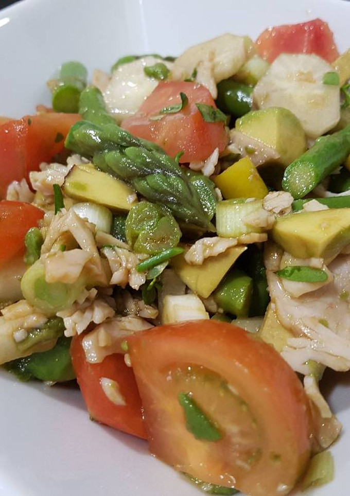 Una foto de Otra ensalada templada con hierbas