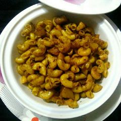 A picture of Mushroom macaroni aloo.