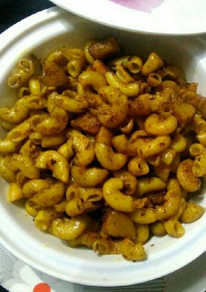A picture of Mushroom macaroni aloo.