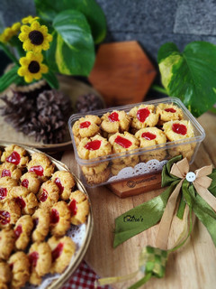 Foto resep Strawberry Thumbprint Cookies