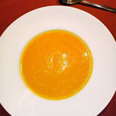 Crema de calabaza con toque de canela en Mambo Cecotec