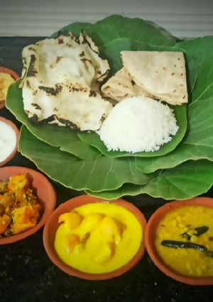 A picture of Bundeli kachi rasoi.