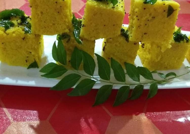 Do You Make These Simple Mistakes In Besan Ka Dhokla