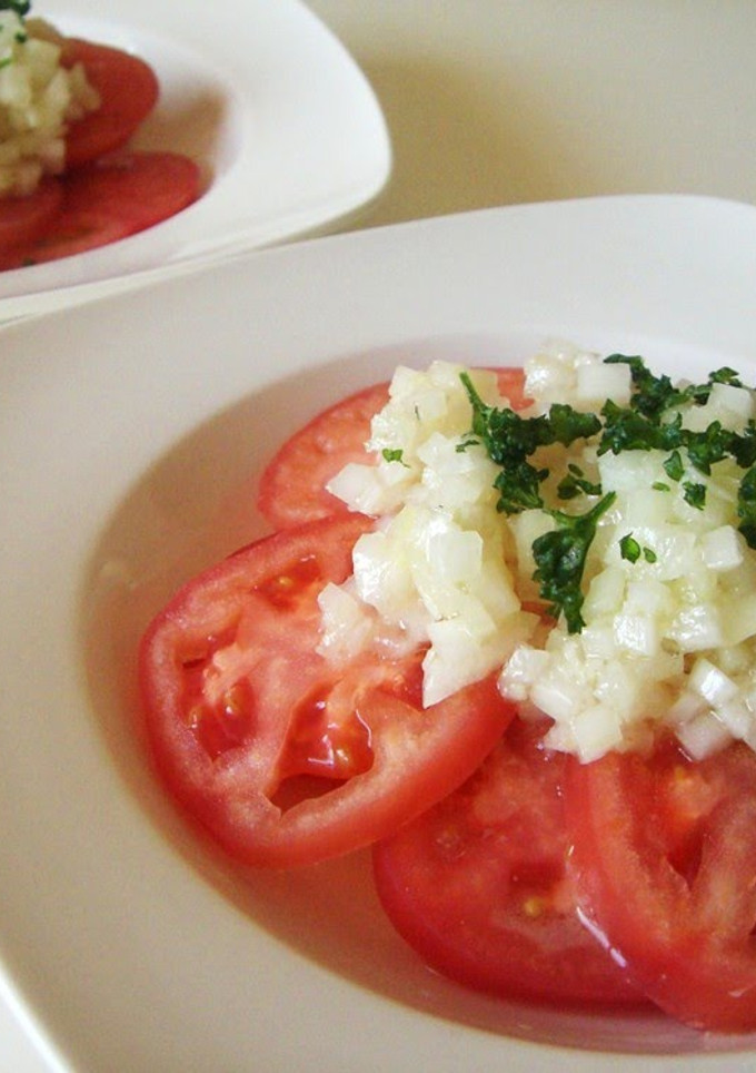 A picture of Simple Tomato and Onion Salad.