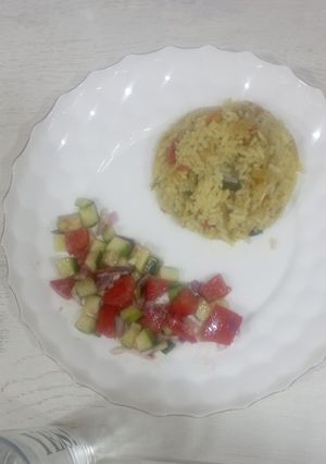 صورة لوصفة ارز بالخضار🍚🫑🧅🥕