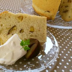 A picture of Chiffon Cake with Chestnuts Simmered in Their Inner Skins.