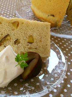 A picture of Chiffon Cake with Chestnuts Simmered in Their Inner Skins.