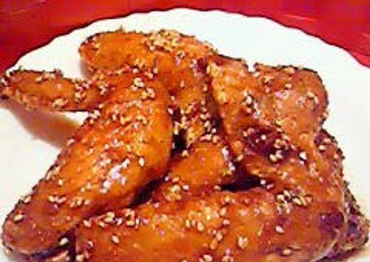 Easiest Way to Prepare Ultimate Spicy Fried Chicken Wings in an Excellent, Addictive, and Yummy Sauce