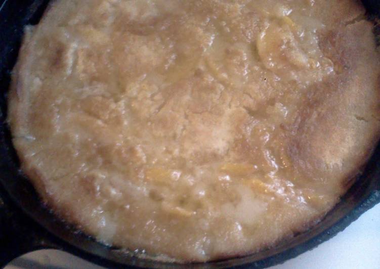 skillet peach cobbler