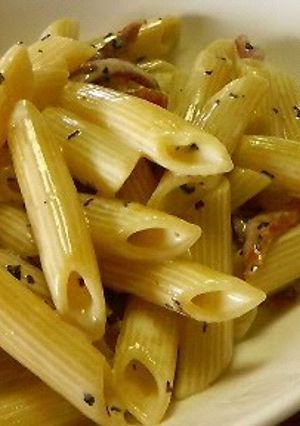 A picture of Easy, Rich Cheesy Penne.